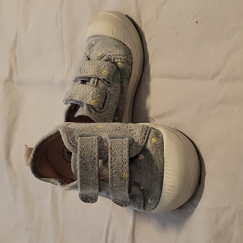 Cat and Jack Jersey shoes, sz 4